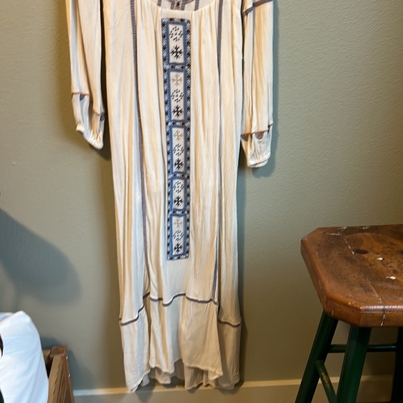 Free people bohemian dress, cream w blue & tan details, peekaboo back,long flow - Picture 4 of 6